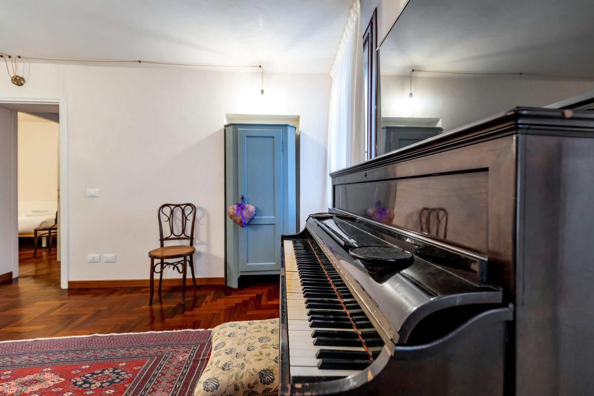 Appartement San Silvestro House à Venise Extérieur photo